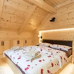 In With Sauna